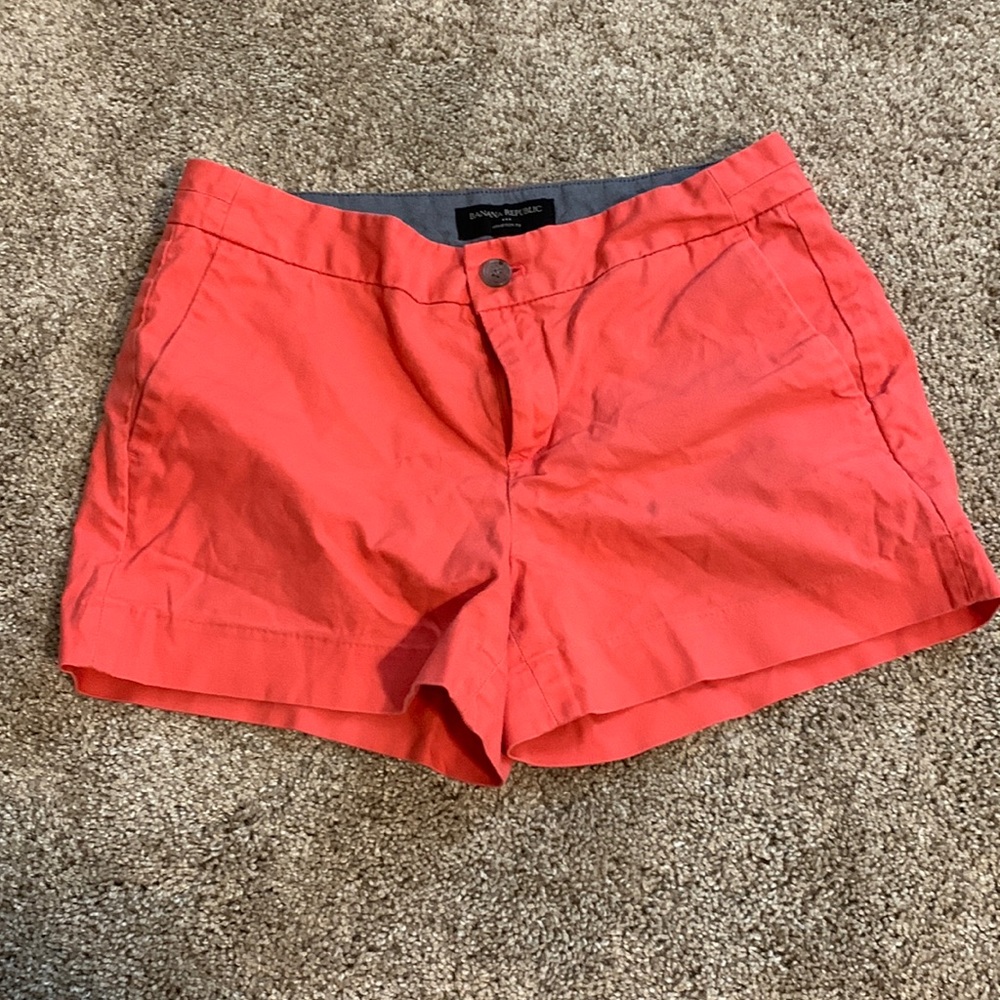Banana Republic Hampton Fit Coral Shorts